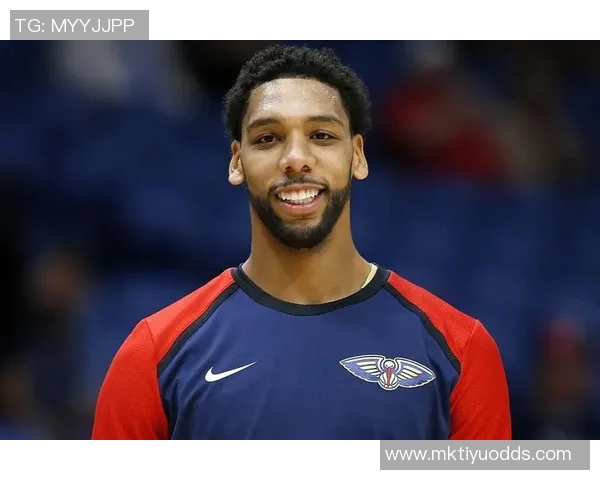 奥卡福进球瞬间意外出现沙滩球引发热刺球迷热议