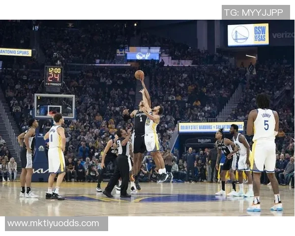 NBA赛季精彩回顾绿军快船对决火箭轻松战胜魔术勇士力克鹈鹕开拓者战胜独行侠